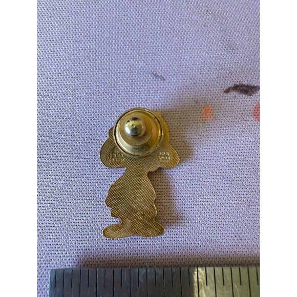 Vintage Snoopy Safari Cloisonne pin - Picture 3 of 5